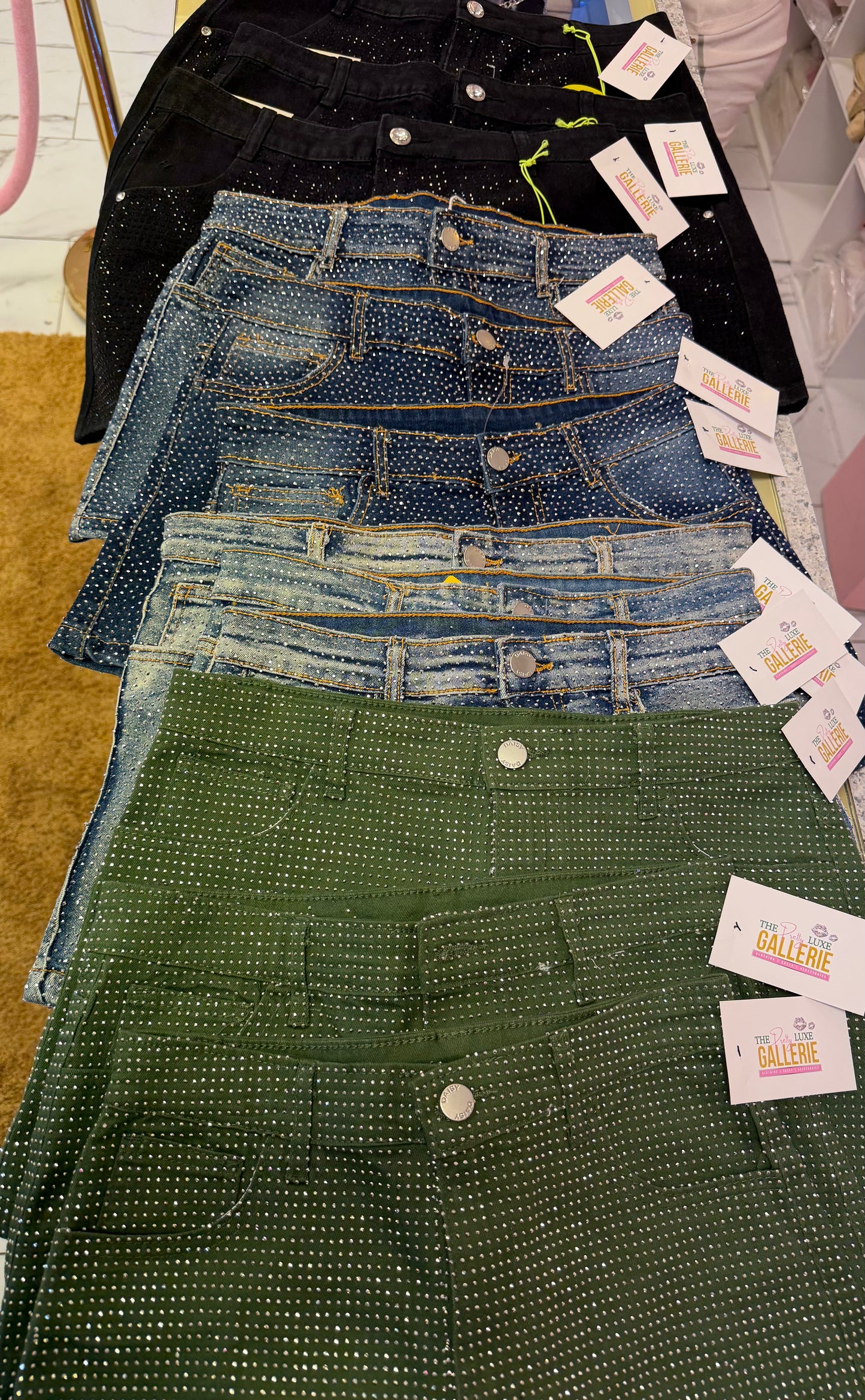 Diamond shorts